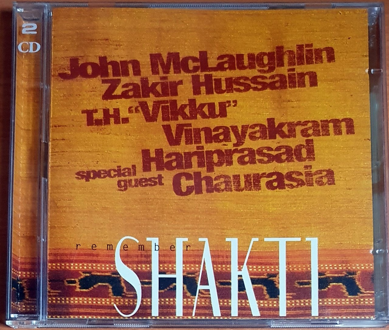 JOHN MCLAUGHLIN, ZAKIR HUSSAIN T.H. VIKKU VINAYAKRAM - REMEMBER SHAKTI ...