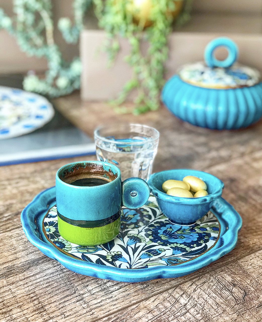 TEPSİLİ KAHVE SUNUM SÜMBÜL