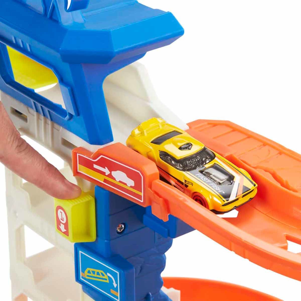 Hot Wheels City Köpek Balığından Kaçış Oyun Seti HDP06