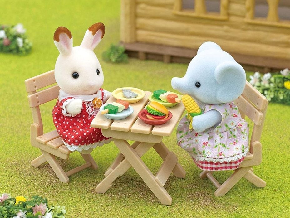 Sylvanian Families Barbekü Piknik Fil Kız 5640