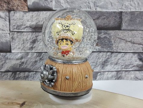 dekoratif one piece temali kar kuresi ve muzik kutusu toptan dekoratif cam kar kuresi