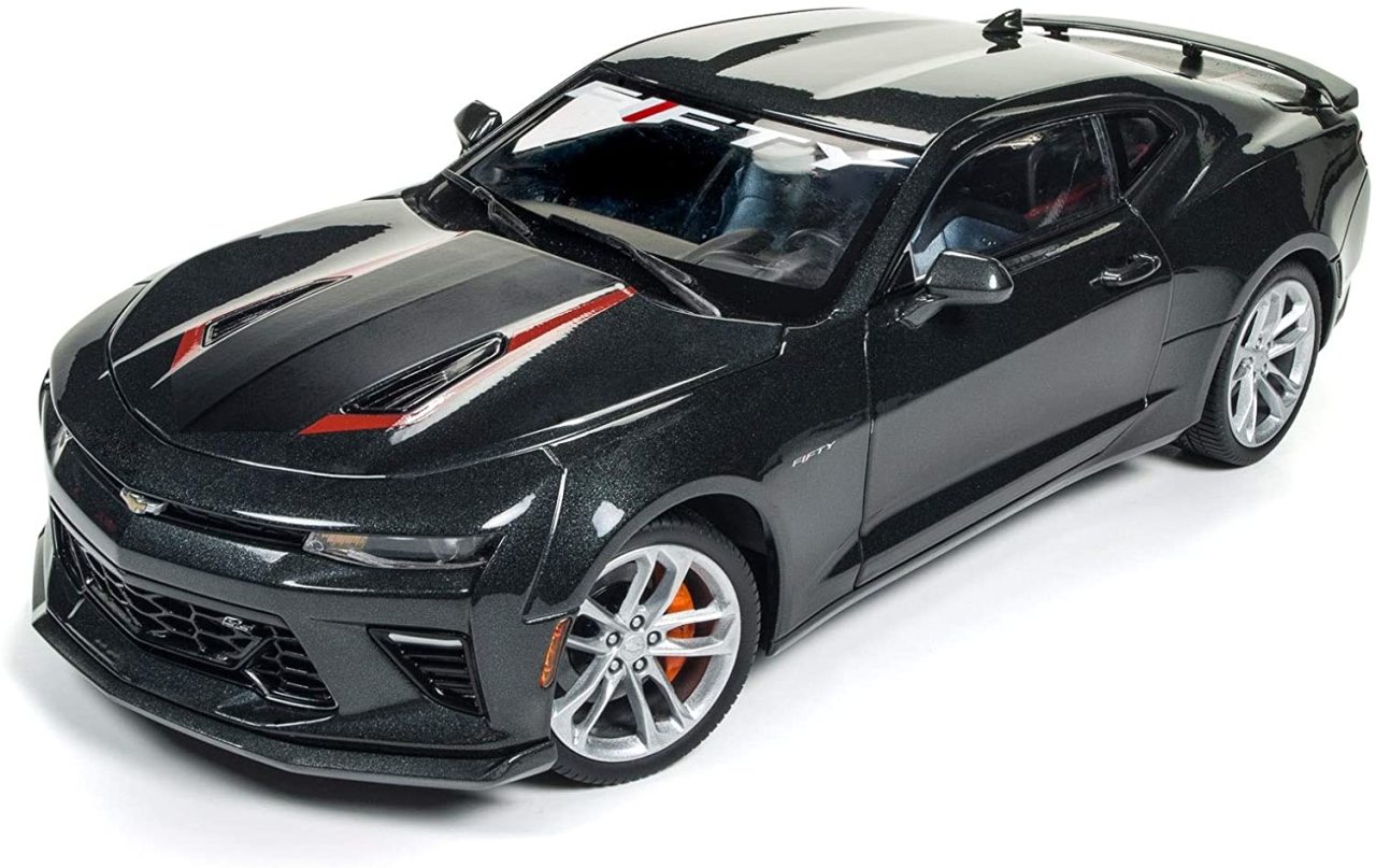 autoworld 243 1 18 2017 chevrolet camaro ss 50 yil ozel metalik gri sergilemeye hazir araba