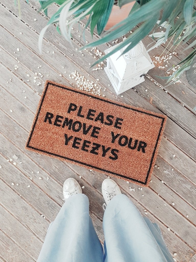 yeezys kapi onu koko kil paspas