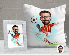 Kişiye Özel Sarı Kırmızı Futbolcu Karikatürlü Dekoratif Yastık ve Çerçeve Hediye Seti