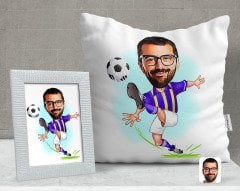 Kişiye Özel Sarı Lacivert Futbolcu Karikatürlü Dekoratif Yastık ve Çerçeve Hediye Seti