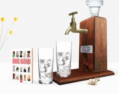 Kişiye Özel Renkli Baskılı Öpücük Tasarımlı İkili Rakı Bardağı Ahşap Rakı Standı ve Cep Kitabı Hediye Seti-2