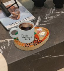 Kişiye Özel Modern Art Tasarımlı Doğal Ahşap Tabaklı Türk Kahvesi Fincanı Sunum Seti Model 3