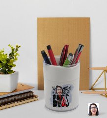 BK Gift Kişiye Özel Kadın Big Boss Karikatürlü Beyaz Akrilik Kalemlik - Model 3